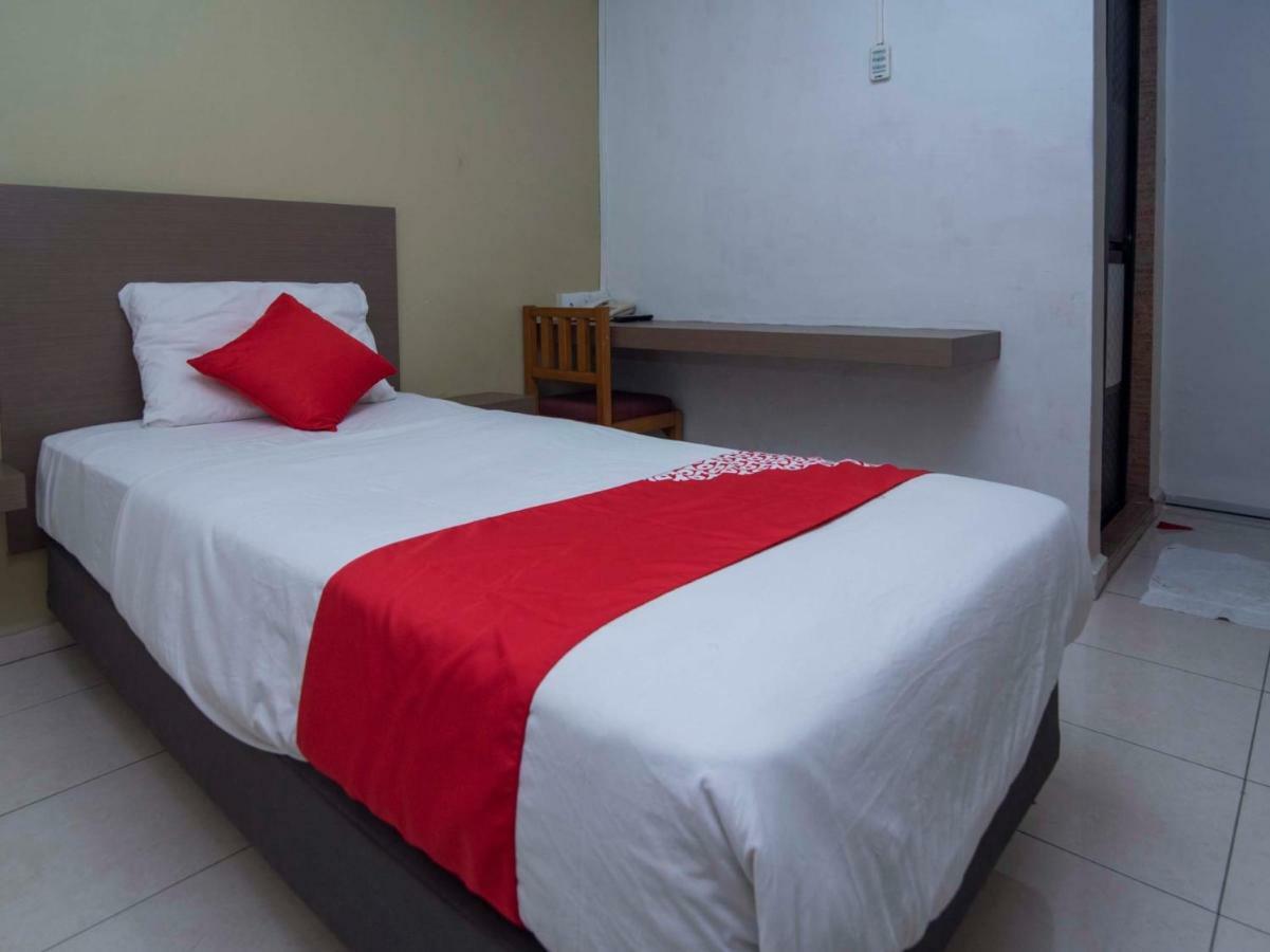 ג'והור בהרו Oyo 434 Marbella Hotel מראה חיצוני תמונה