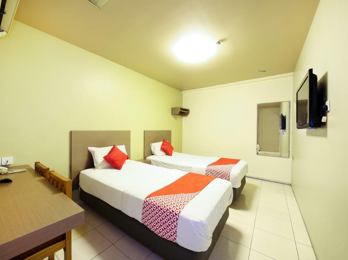 ג'והור בהרו Oyo 434 Marbella Hotel מראה חיצוני תמונה
