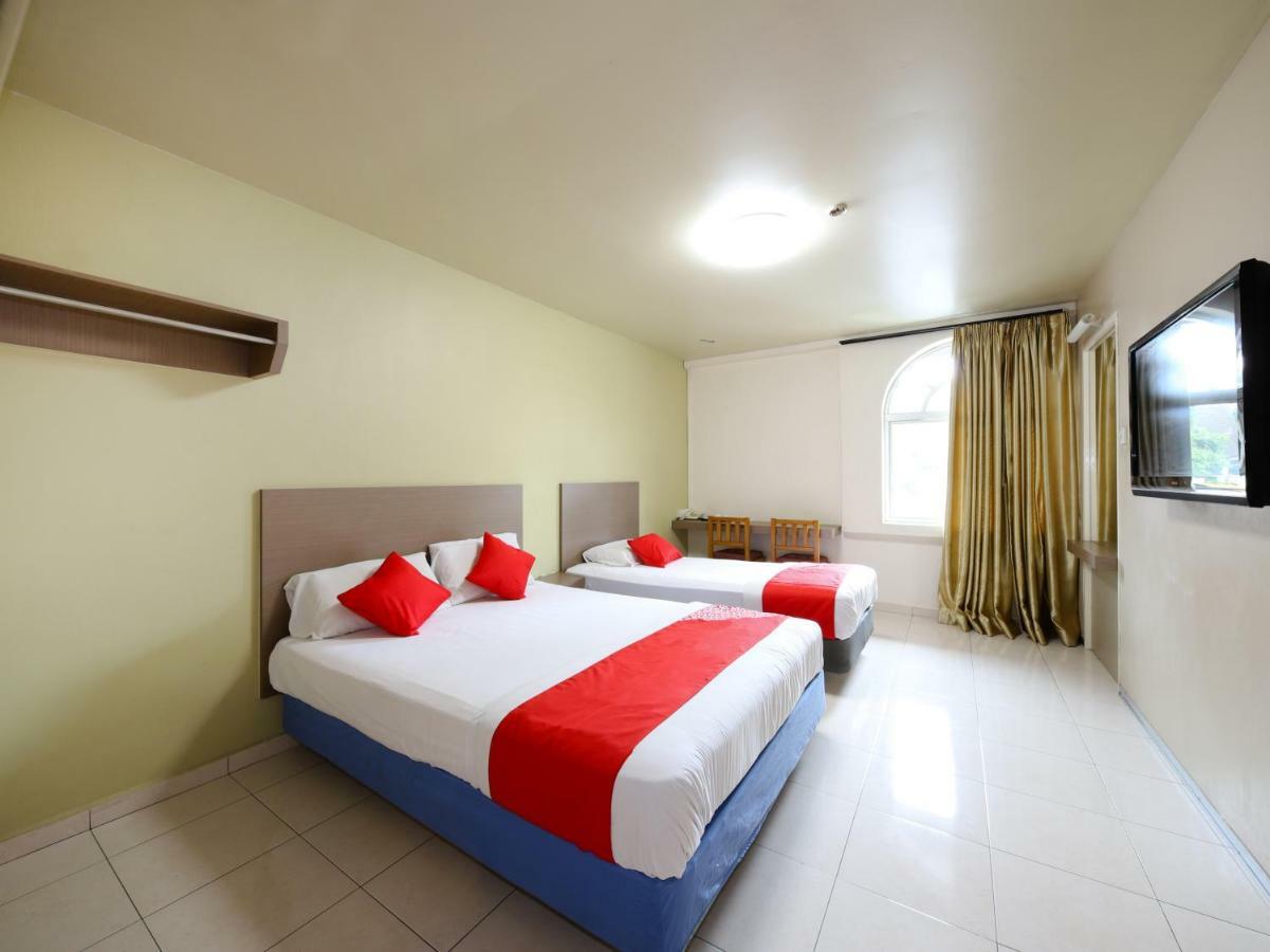 ג'והור בהרו Oyo 434 Marbella Hotel מראה חיצוני תמונה