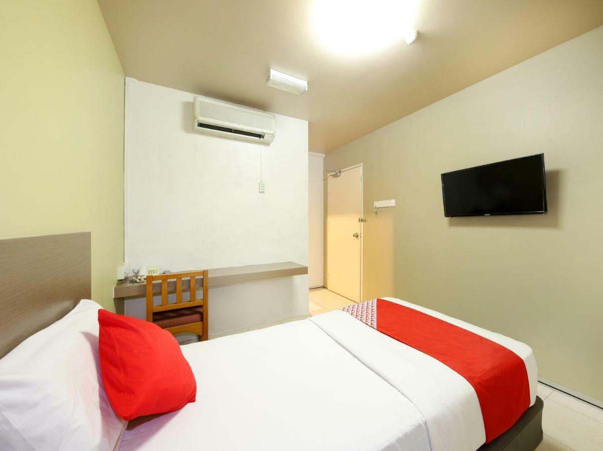 ג'והור בהרו Oyo 434 Marbella Hotel מראה חיצוני תמונה