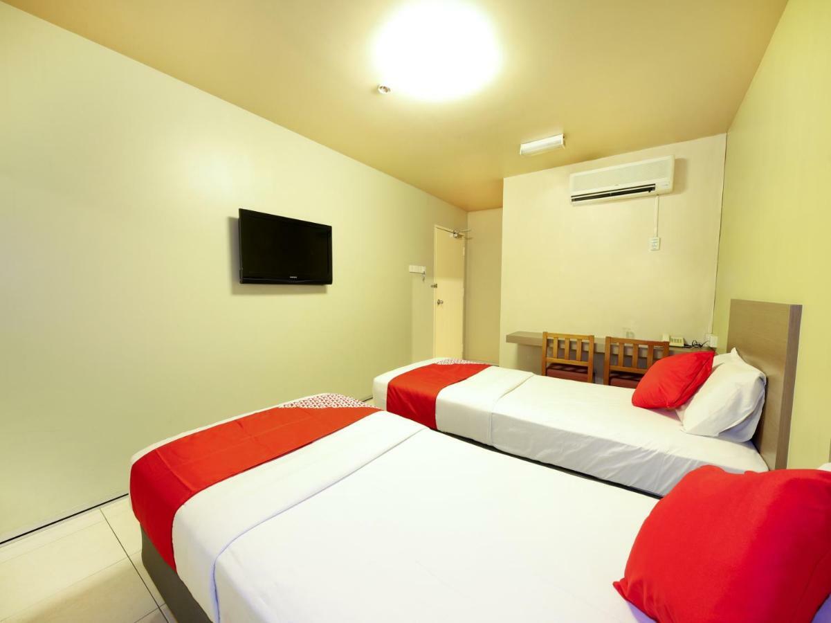 ג'והור בהרו Oyo 434 Marbella Hotel מראה חיצוני תמונה