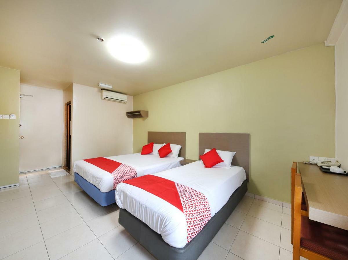 ג'והור בהרו Oyo 434 Marbella Hotel מראה חיצוני תמונה