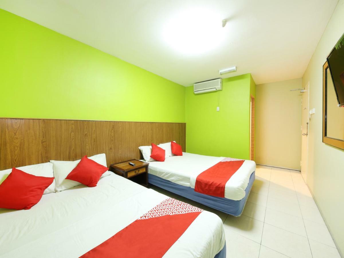 ג'והור בהרו Oyo 434 Marbella Hotel מראה חיצוני תמונה