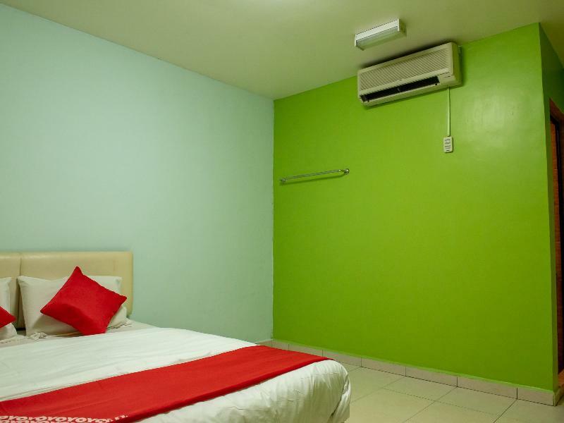ג'והור בהרו Oyo 434 Marbella Hotel מראה חיצוני תמונה